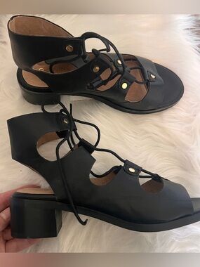 SEYCHELLES Love Affair Lace-up Gladiator Size 7.5